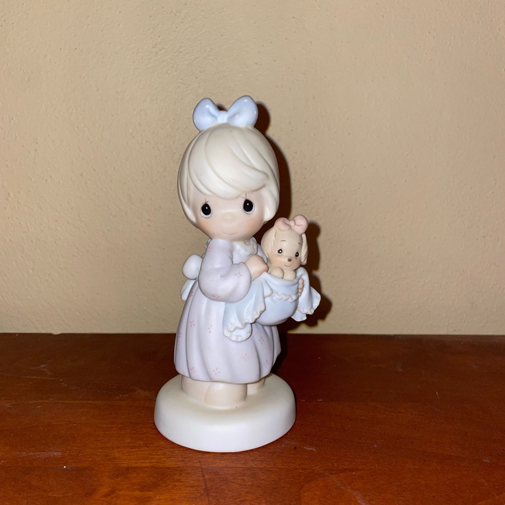 Precious Moments Figurines Lot #4 - Picture 4 of 6